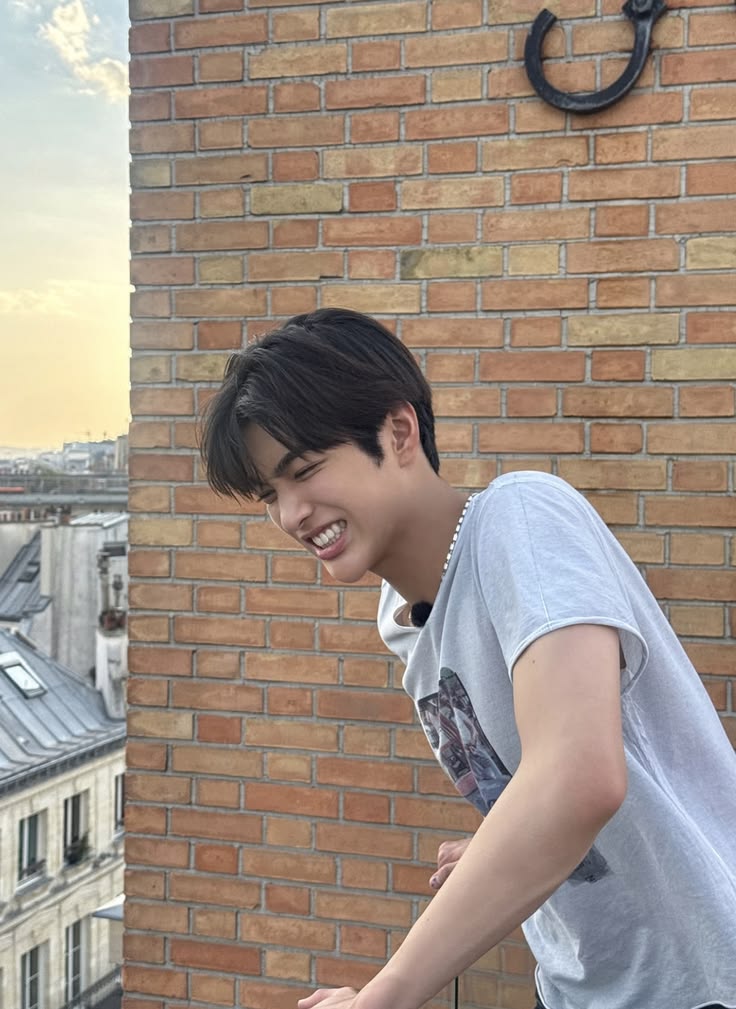 smiling bc of u